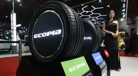 Bridgestone Luncurkan Ban Ecopia EP300 ENLITEN Untuk Innova Zenix Hybrid